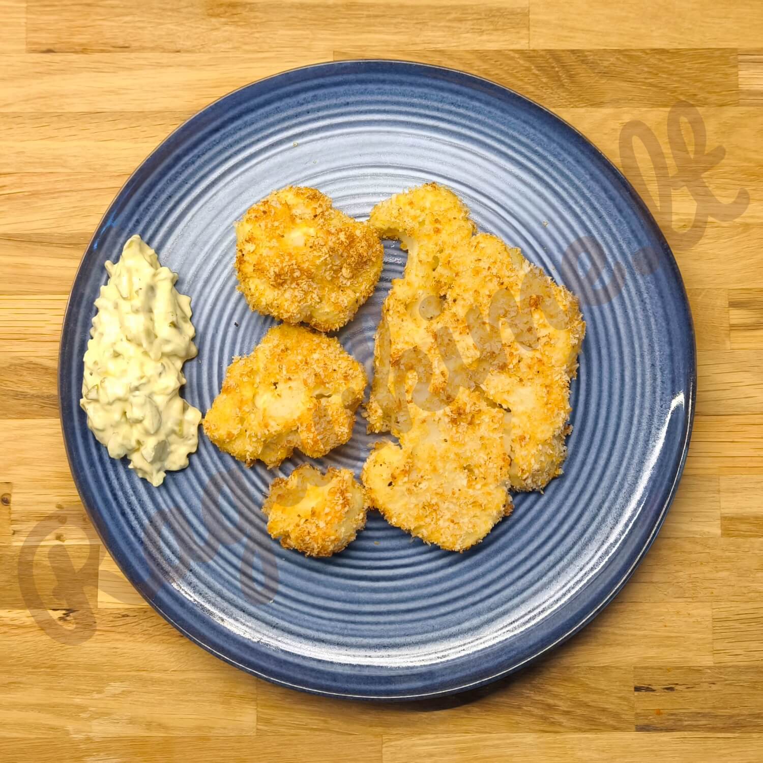 Traškūs kalafiorai su sūriu ir panko džiūvėsėliais